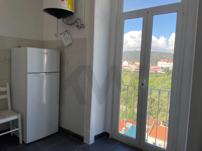 Apartamento T2 para Arrendamento em Campo de Ourique Foto 16