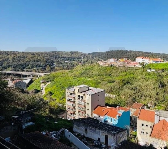Apartamento T2 para Arrendamento em Campo de Ourique Foto 2