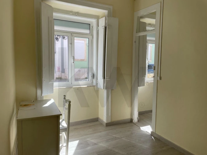 Apartamento T2 para Arrendamento em Campo de Ourique Foto 13