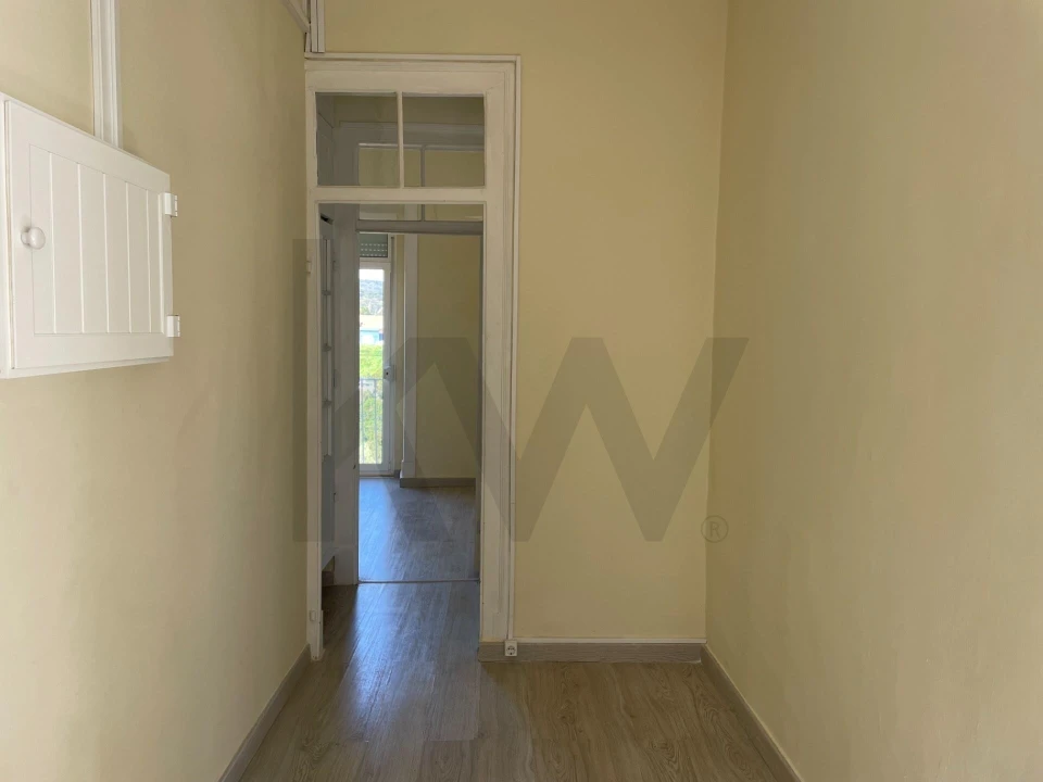 Apartamento T2 para Arrendamento em Campo de Ourique Foto 10