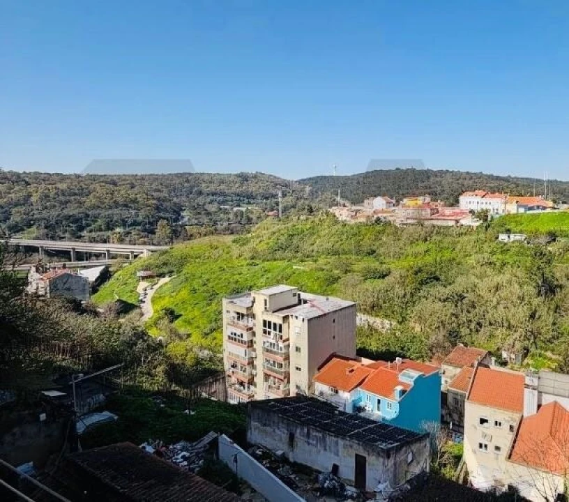 Apartamento T2 para Arrendamento em Campo de Ourique Foto 2