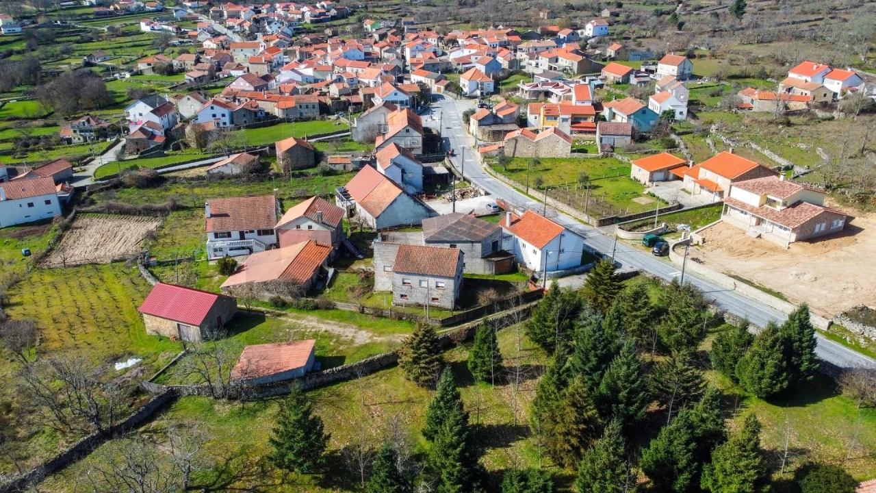 Moradia T3 para Venda em Rapoula do Coa Foto 6