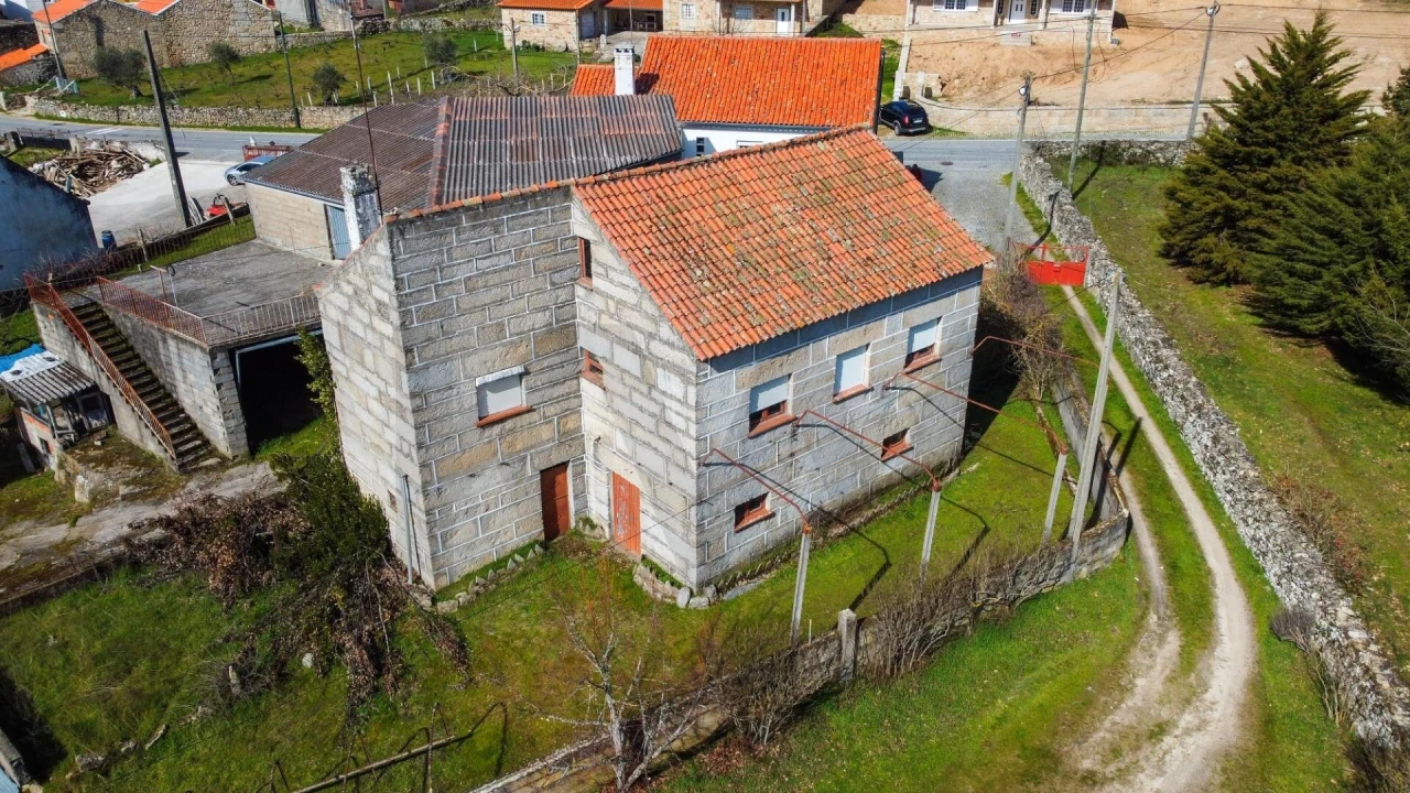 Moradia T3 para Venda em Rapoula do Coa Foto 1