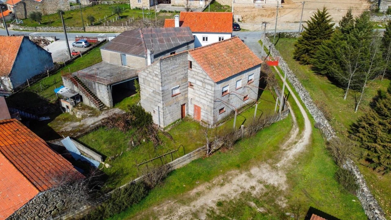 Moradia T3 para Venda em Rapoula do Coa Foto 9