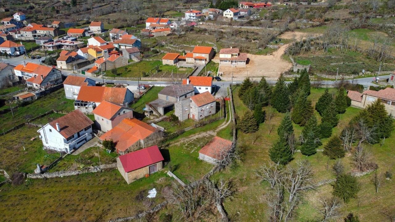 Moradia T3 para Venda em Rapoula do Coa Foto 12