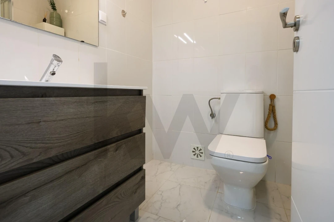 Apartamento T2 para Arrendamento em Santo António dos Cavaleiros e Frielas Foto 18