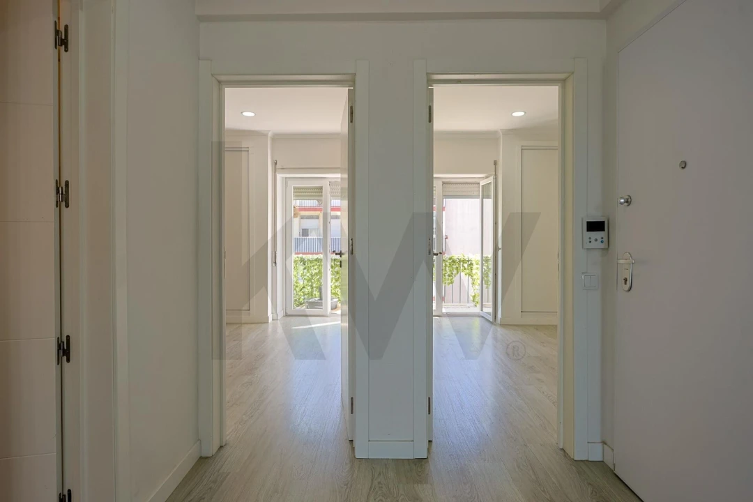 Apartamento T2 para Arrendamento em Santo António dos Cavaleiros e Frielas Foto 8