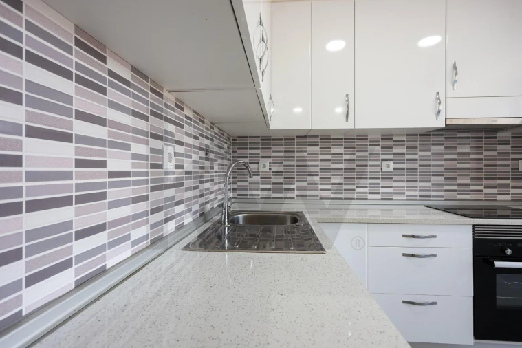 Apartamento T2 para Arrendamento em Santo António dos Cavaleiros e Frielas Foto 5