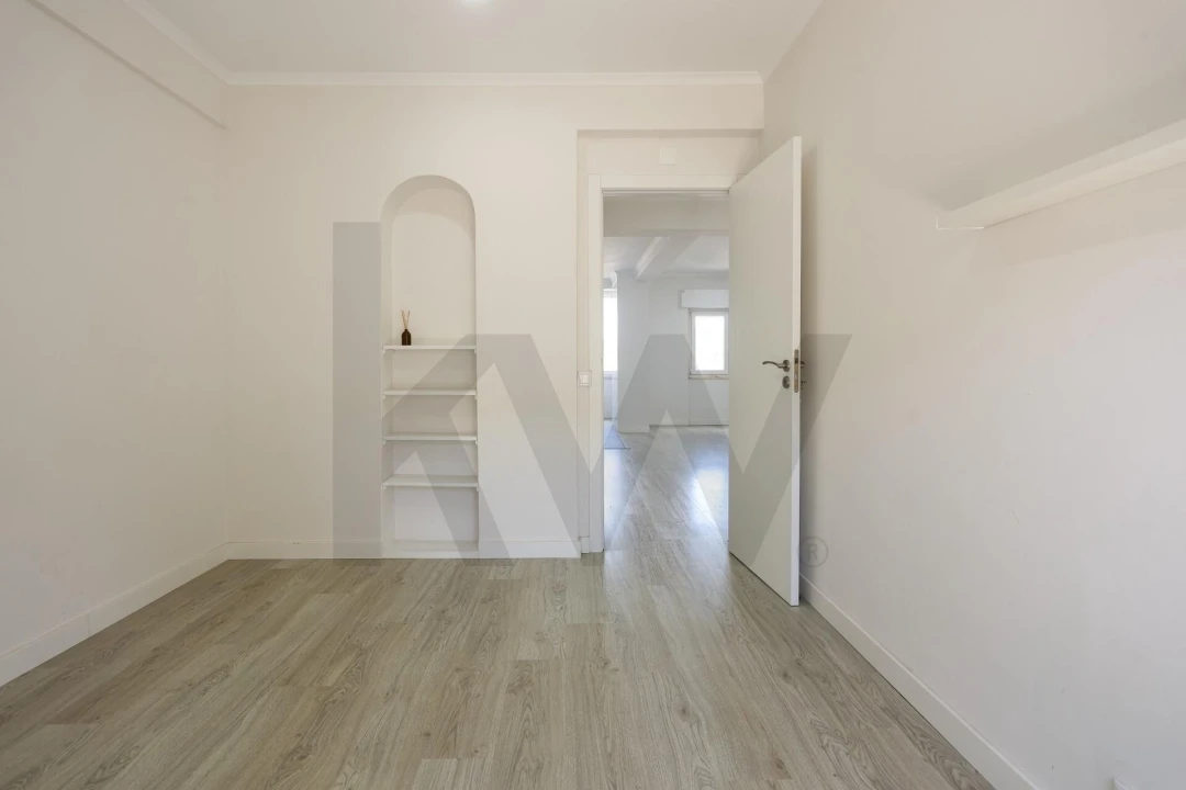 Apartamento T2 para Arrendamento em Santo António dos Cavaleiros e Frielas Foto 14