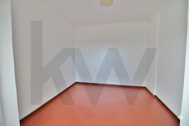 Apartamento T1 para Venda em Carcavelos e Parede Foto 11