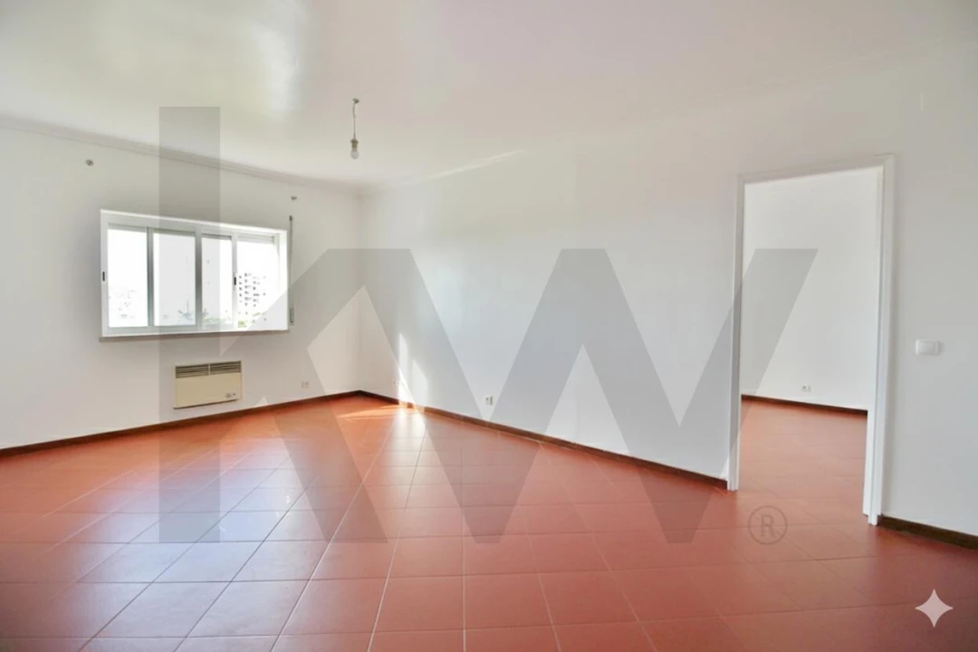 Apartamento T1 para Venda em Carcavelos e Parede Foto 8