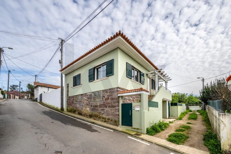 Moradia T2 para Venda em Foz do Sousa e Covelo Foto 1