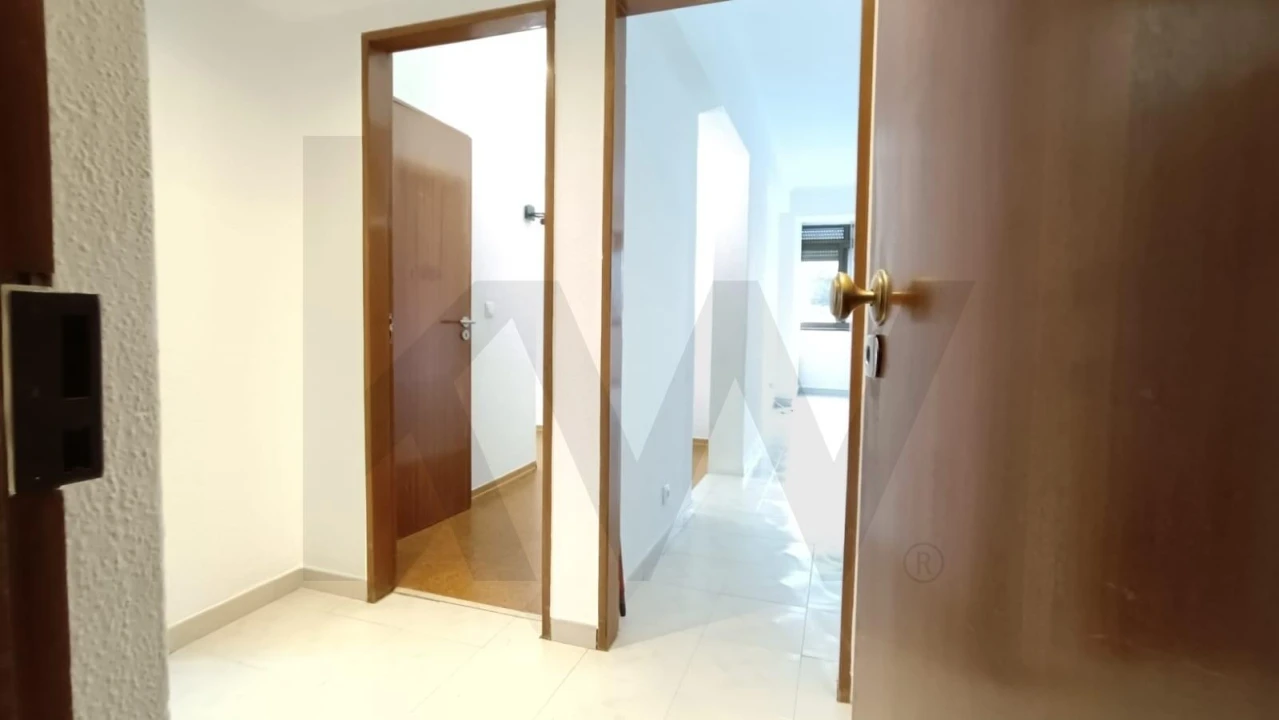 Apartamento T3 para Arrendamento em Charneca de Caparica e Sobreda Foto 33