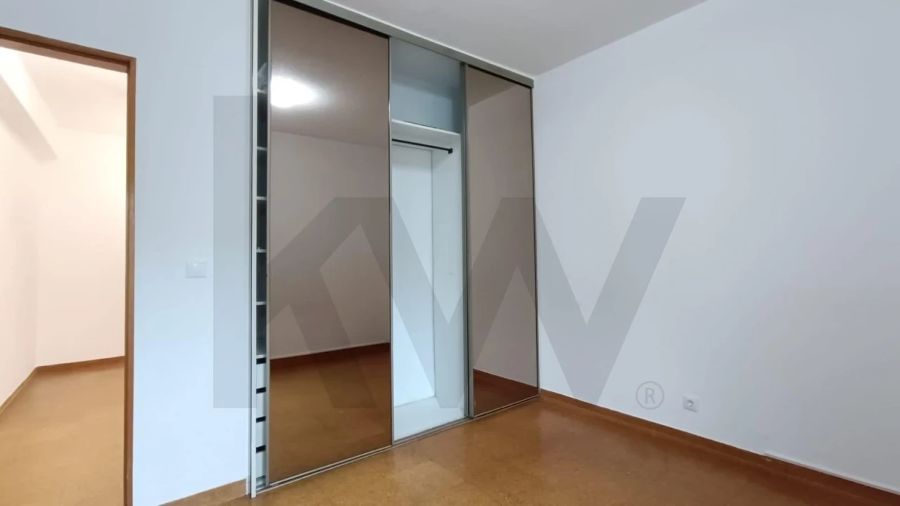 Apartamento T3 para Arrendamento em Charneca de Caparica e Sobreda Foto 10