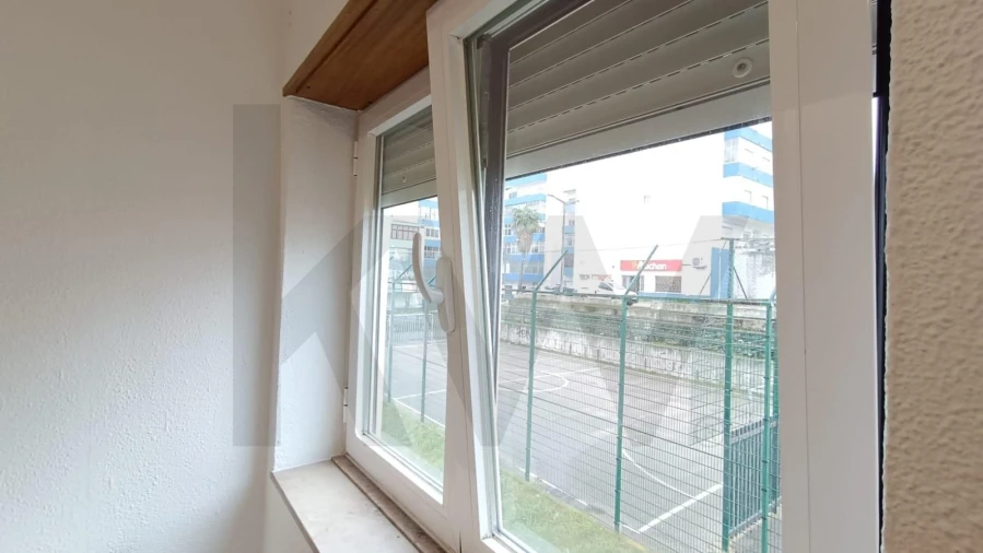 Apartamento T3 para Arrendamento em Charneca de Caparica e Sobreda Foto 18