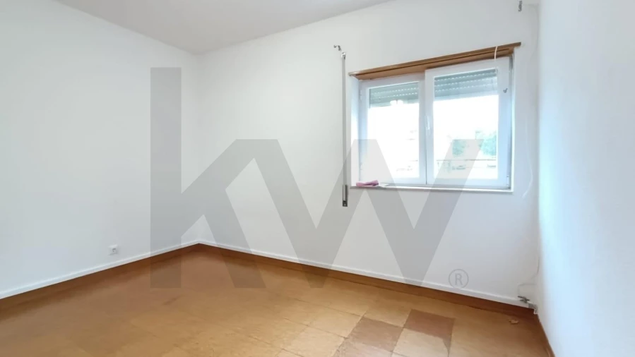 Apartamento T3 para Arrendamento em Charneca de Caparica e Sobreda Foto 13