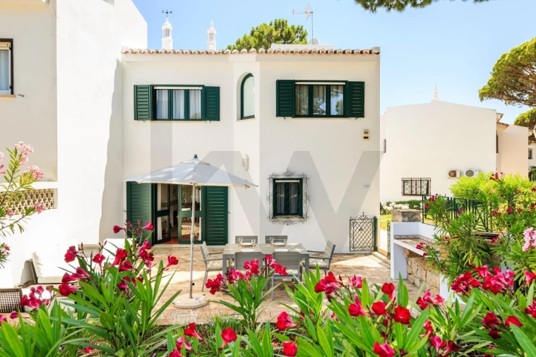 Moradia T3 para Venda em Almancil Foto 6