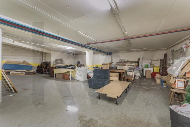 Armazém para Venda em Funchal (São Pedro) Foto 14