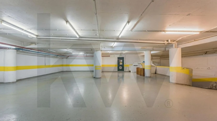 Armazém para Venda em Funchal (São Pedro) Foto 5