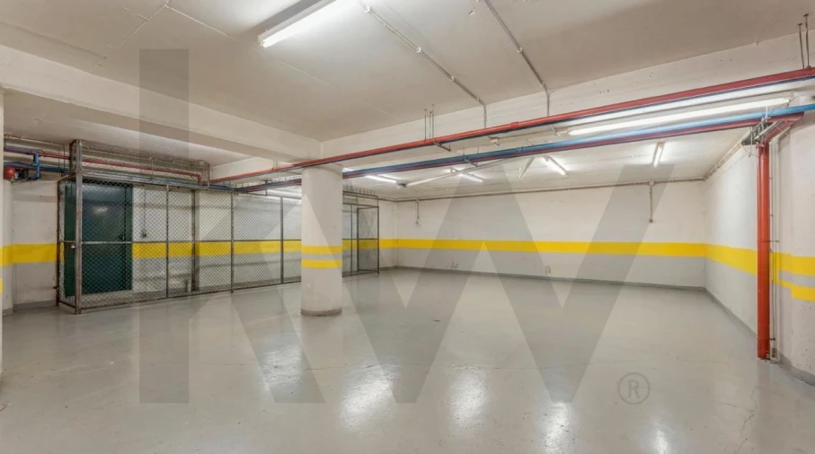 Armazém para Venda em Funchal (São Pedro) Foto 2