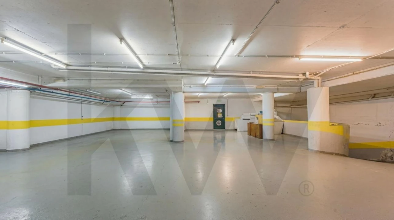 Armazém para Venda em Funchal (São Pedro) Foto 5