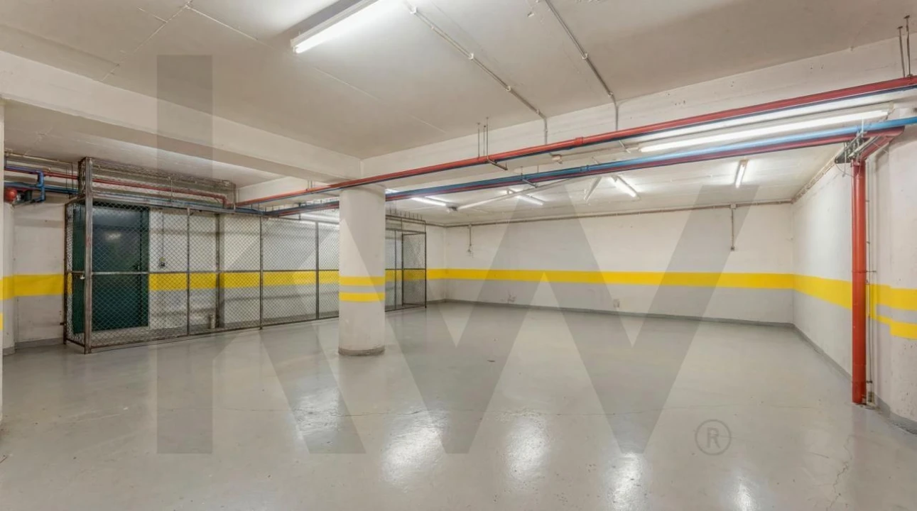 Armazém para Venda em Funchal (São Pedro) Foto 2