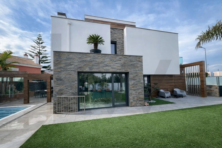 Moradia T4 para Venda em Charneca de Caparica e Sobreda Foto 24