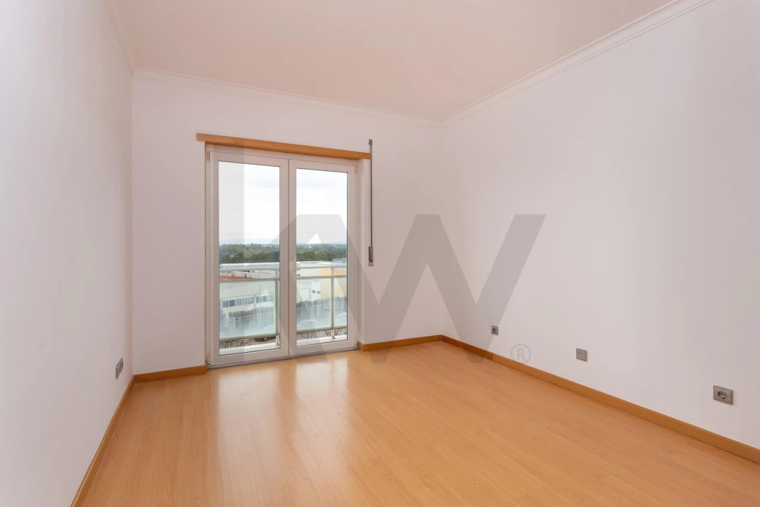 Apartamento T3 para Arrendamento em Corroios Foto 18