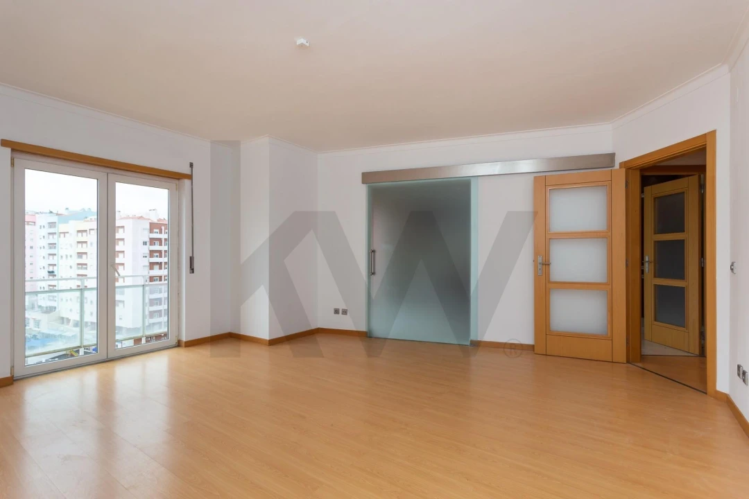 Apartamento T3 para Arrendamento em Corroios Foto 4