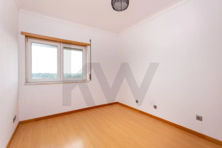 Apartamento T3 para Arrendamento em Corroios Foto 16