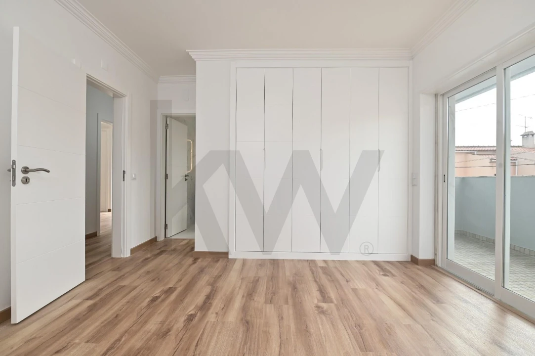 Moradia T4 para Venda em Alcabideche Foto 28