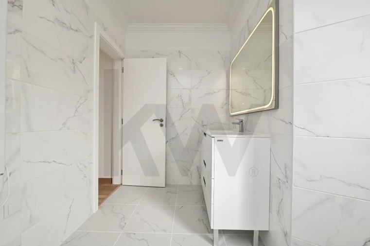 Moradia T4 para Venda em Alcabideche Foto 32