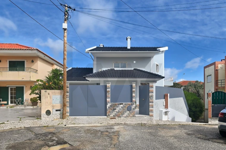 Moradia T4 para Venda em Alcabideche Foto 1