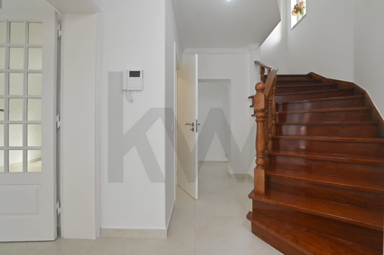 Moradia T4 para Venda em Alcabideche Foto 18