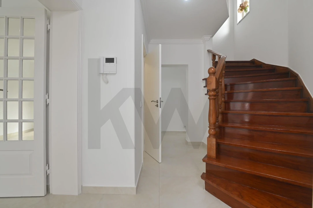 Moradia T4 para Venda em Alcabideche Foto 18