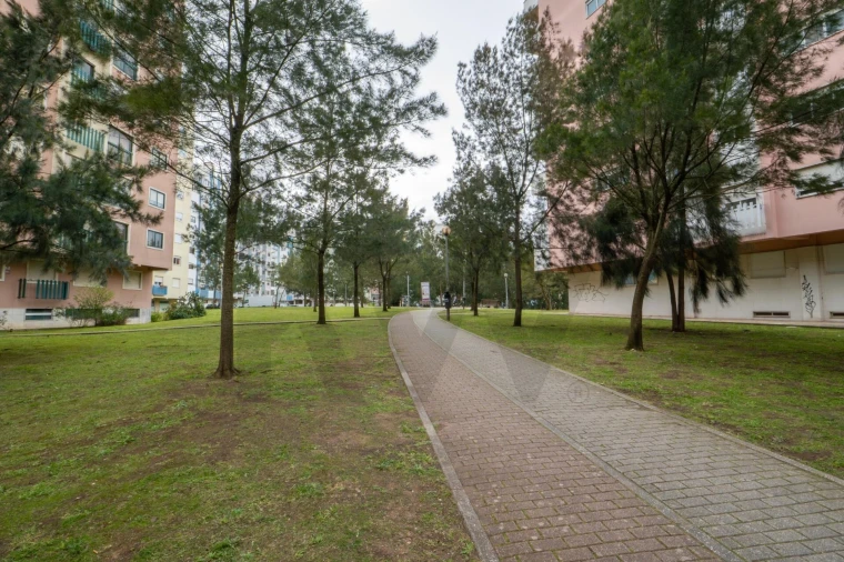 Apartamento T2 para Venda em Cacém e São Marcos Foto 37