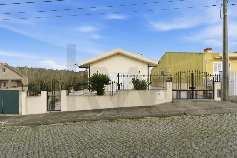 Moradia T3 para Venda em Paços de Brandão Foto 24