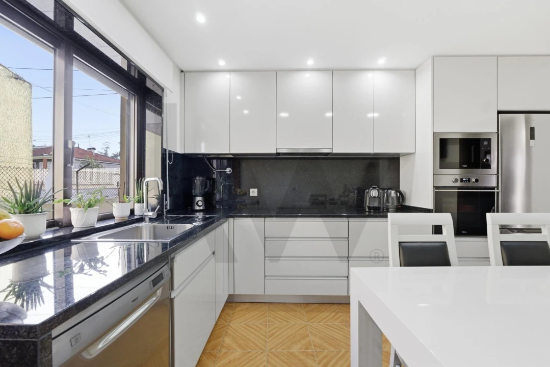 Moradia T3 para Venda em Paços de Brandão Foto 1