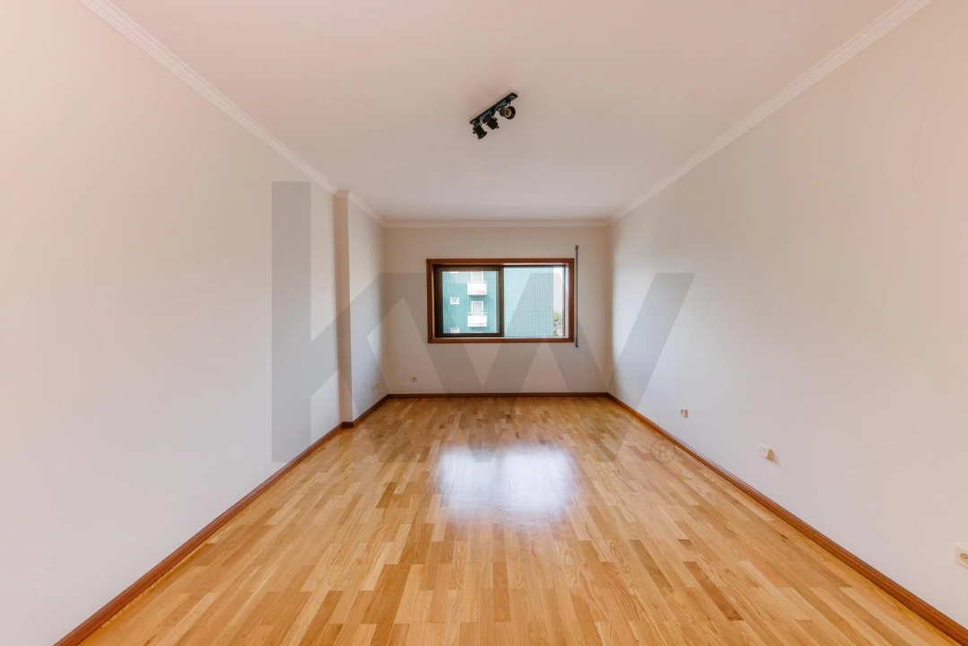 Apartamento T3 para Arrendamento em Pedrouços Foto 12