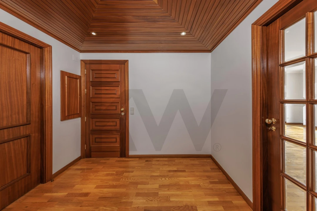 Apartamento T3 para Arrendamento em Pedrouços Foto 5