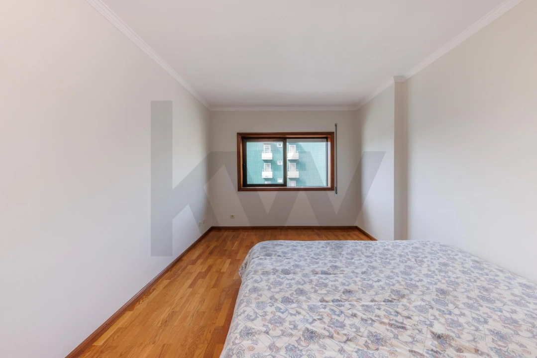 Apartamento T3 para Arrendamento em Pedrouços Foto 10
