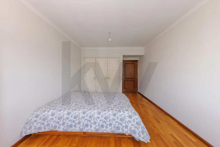 Apartamento T3 para Arrendamento em Pedrouços Foto 11
