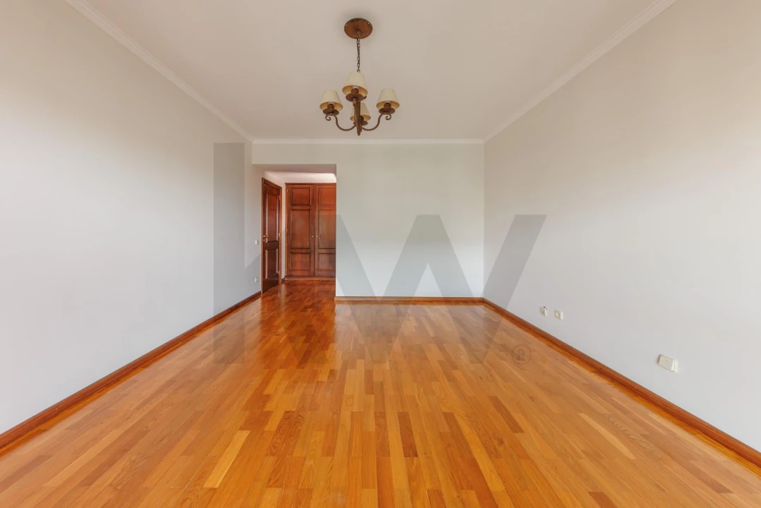 Apartamento T3 para Arrendamento em Pedrouços Foto 8