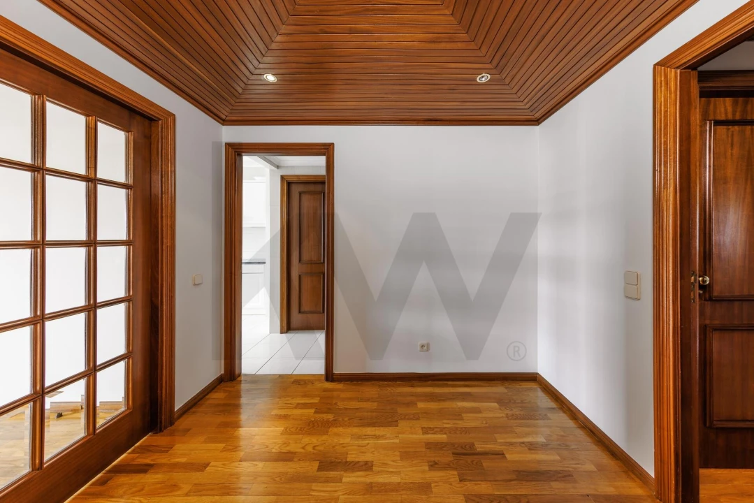 Apartamento T3 para Arrendamento em Pedrouços Foto 4