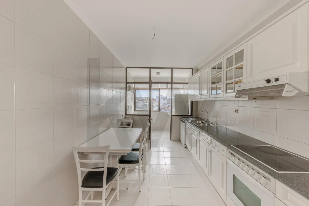 Apartamento T3 para Arrendamento em Pedrouços Foto 3