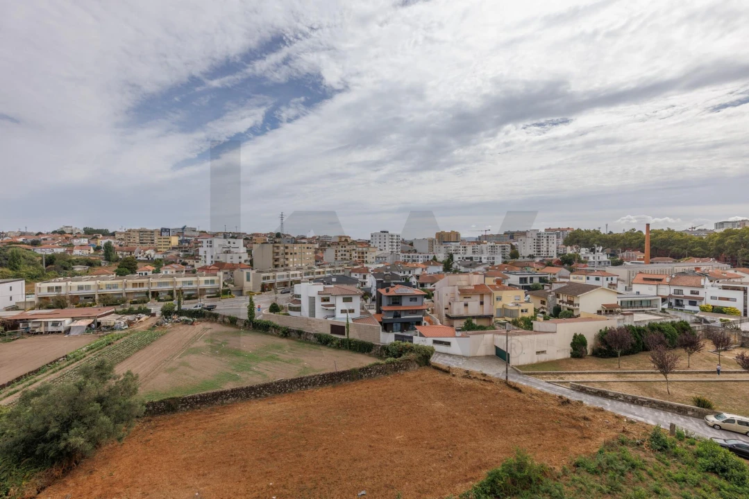 Apartamento T3 para Arrendamento em Pedrouços Foto 17