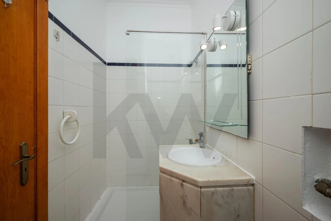 Apartamento T2 para Venda em Algés, Linda-A-Velha e Cruz Quebrada-Dafundo Foto 16