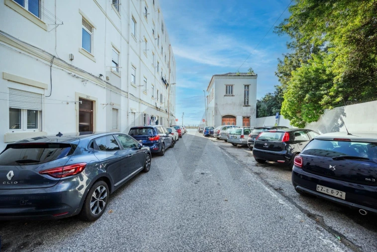 Apartamento T2 para Venda em Algés, Linda-A-Velha e Cruz Quebrada-Dafundo Foto 26