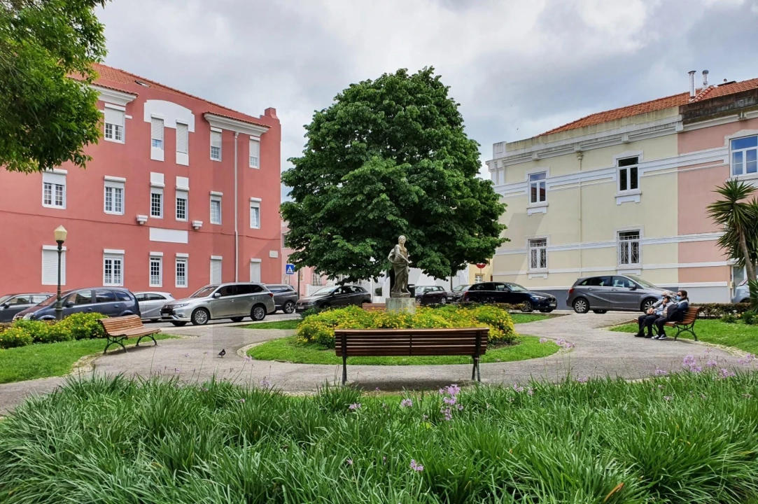 Moradia T5 para Venda em Areeiro Foto 48