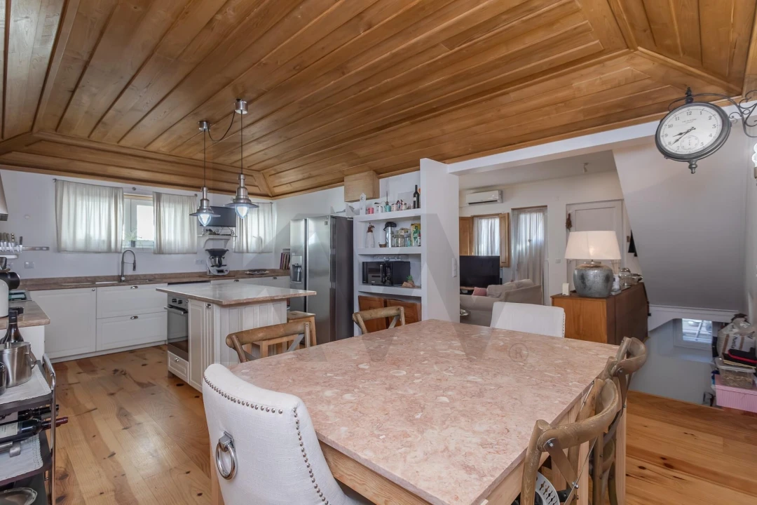 Moradia T5 para Venda em Areeiro Foto 8